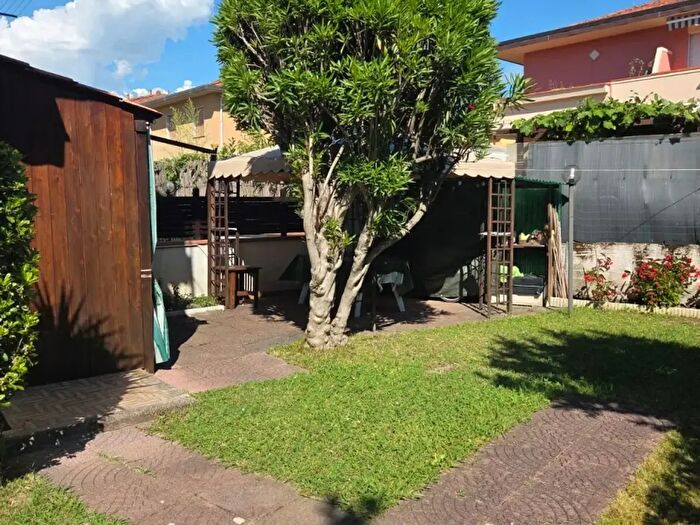 Appartamento quadrilocale in affitto in Massa