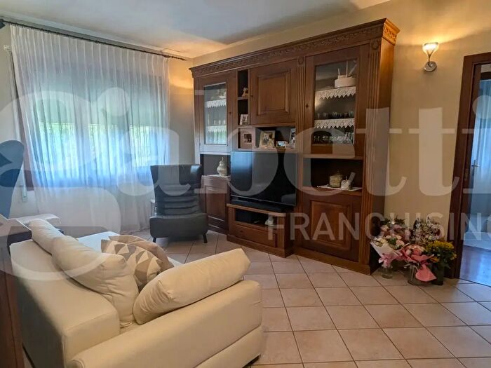 Appartamento quadrilocale in vendita in Taglio Di Po