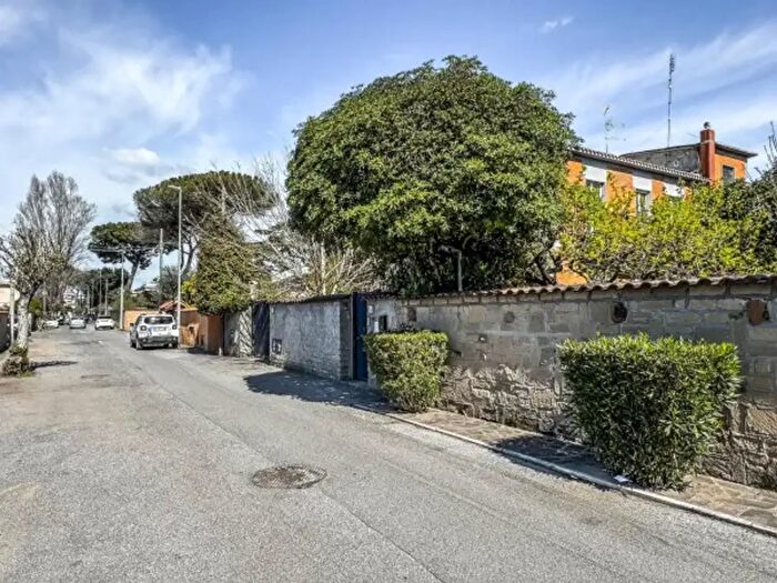 Appartamento trilocale in vendita in Via Padre Campana, Roma