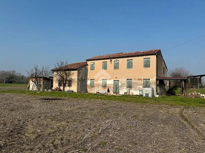 Casa con 8 locali in vendita in Via Comungrande, Cartura