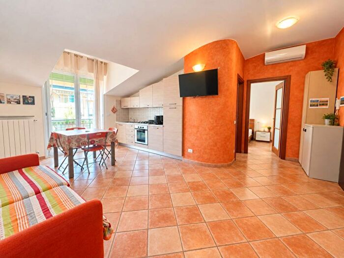 Casa bilocale in vendita in Via Umberto Giordano, Centro, Loano