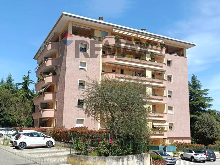 Appartamento trilocale in affitto in Via Emanuele Petri, Corciano