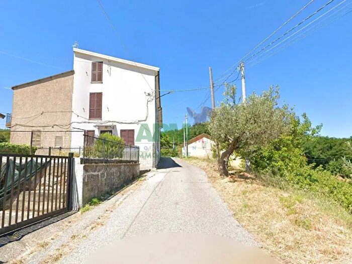 Casa con 6 locali in vendita in San Pietro In Guarano