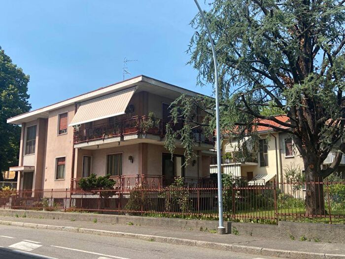 Appartamento quadrilocale in affitto in Via Nazario Sauro, Cascinetta, Gallarate