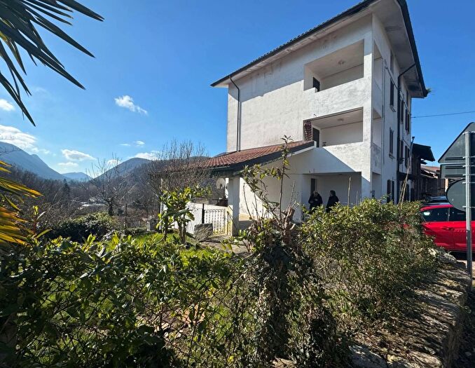 Appartamento trilocale in vendita in Cunardo