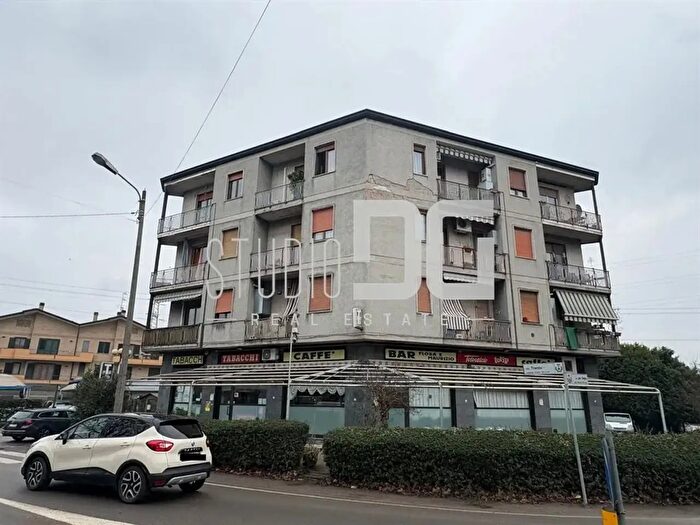 Appartamento quadrilocale in vendita in Via Trento, Cesano Maderno