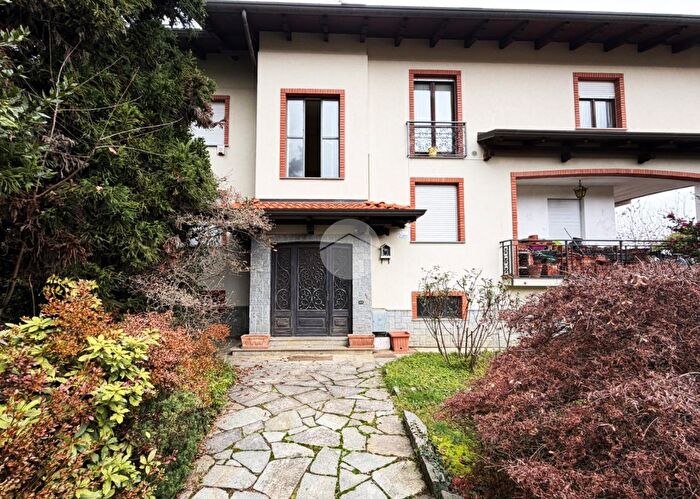 Appartamento con 5 locali in vendita in Via S Giuseppe, Biella