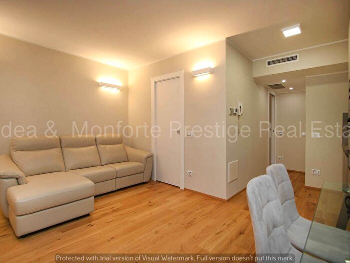 Appartamento trilocale in affitto in Via Lazzaro Spallanzani, Morgagni, Milano