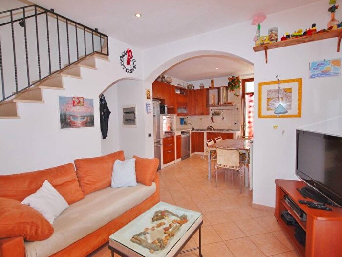 Casa trilocale in affitto in Pietrasanta