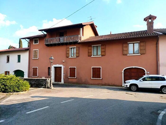 Casa con 6 locali in vendita in Sequals