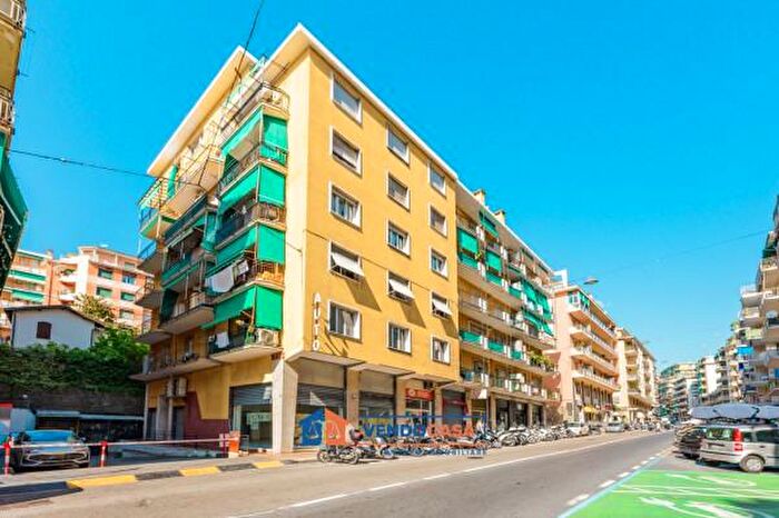 Appartamento quadrilocale in vendita in Via Pietro Agosti, Sanremo