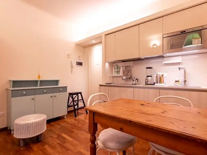 Appartamento monolocale in affitto in Via Pontaccio, Milano