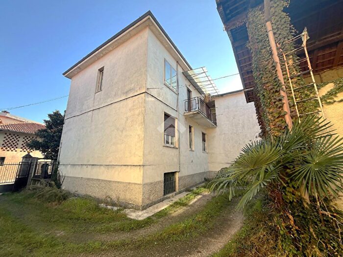 Appartamento trilocale in vendita in Via Concordia, Bareggio