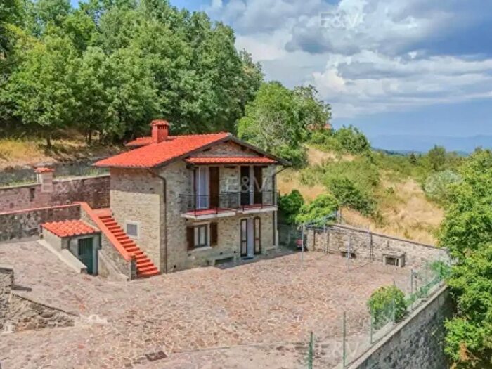 Casa quadrilocale in vendita in Via del Perino, Castel San Niccolo'
