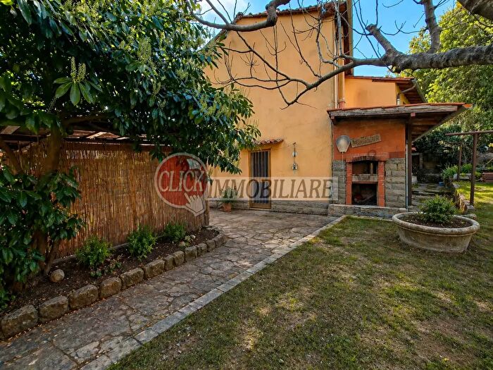 Casa con 5 locali in vendita in Borgo San Lorenzo