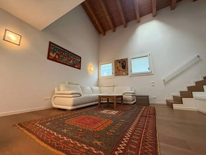 Casa con 6 locali in vendita in Venezia