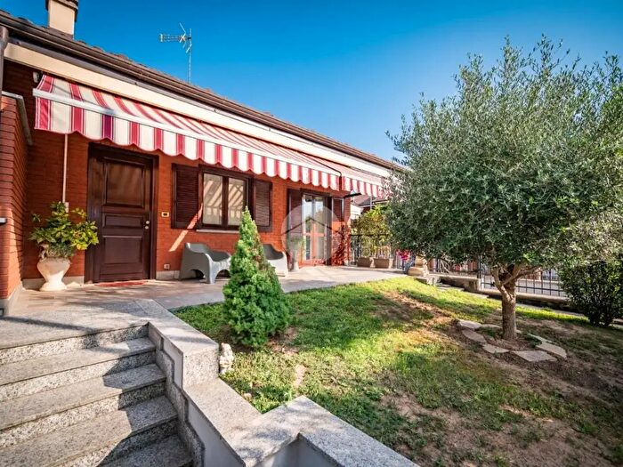 Casa con 5 locali in vendita in Via Martiri di Cefalonia E Corfù, Volvera