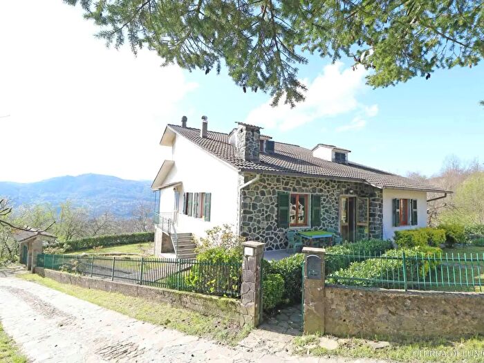 Casa con 19 locali in vendita in Val di Termine, Zeri