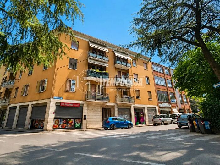 Appartamento con 5 locali in vendita in Via Agostino Paradisi, Vignola