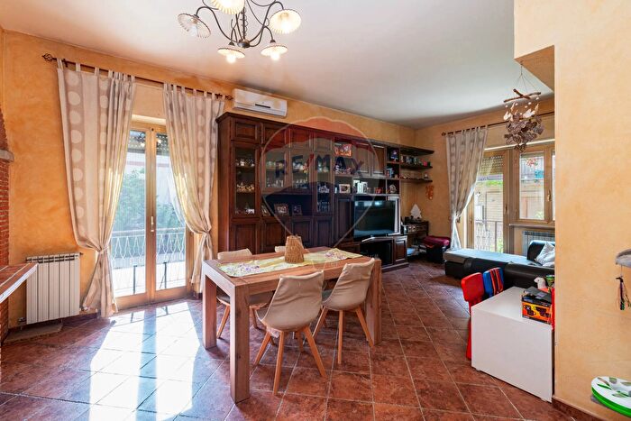 Appartamento quadrilocale in vendita in Via Nicola Garrone, Roma