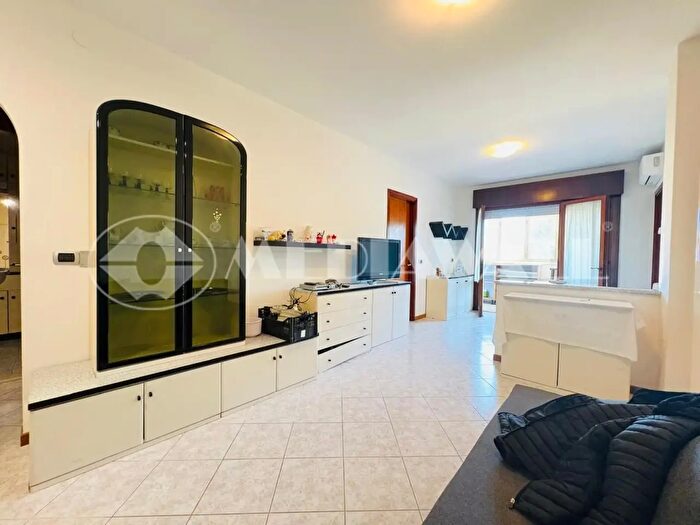 Appartamento quadrilocale in vendita in Via Asti, Lignano Sabbiadoro