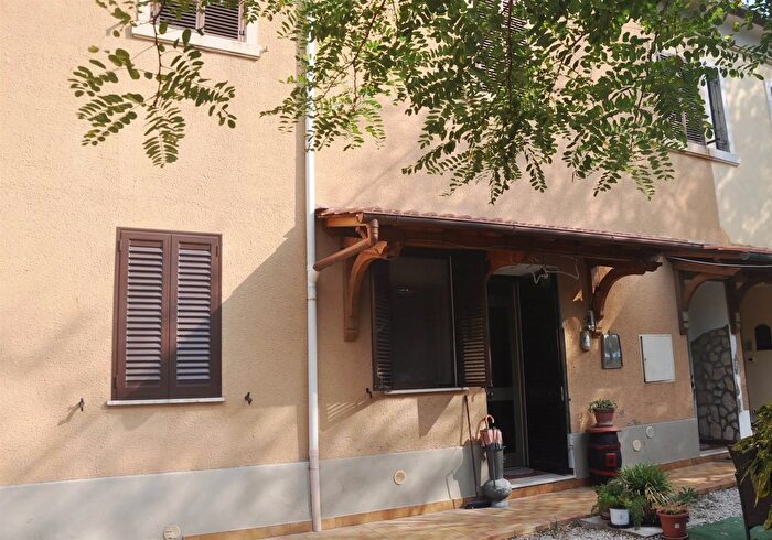 Appartamento con 6 locali in vendita in Rosignano Marittimo