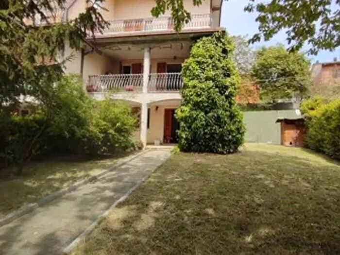 Casa con 6 locali in vendita in Via Maggio, Serramazzoni