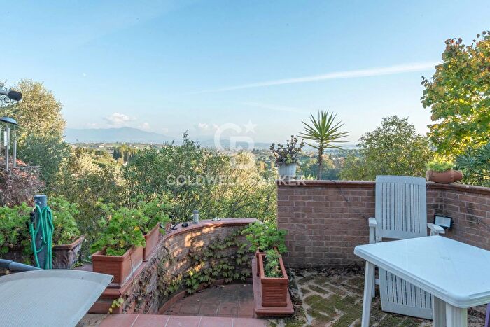 Casa con 10 locali in vendita in Via Polonia, Capena