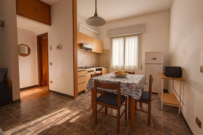 Appartamento bilocale in vendita in Via Colombo, Diano Marina