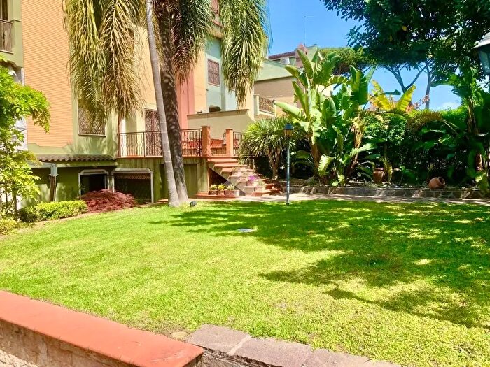 Casa con 5 locali in vendita in Via Fanocle, Roma