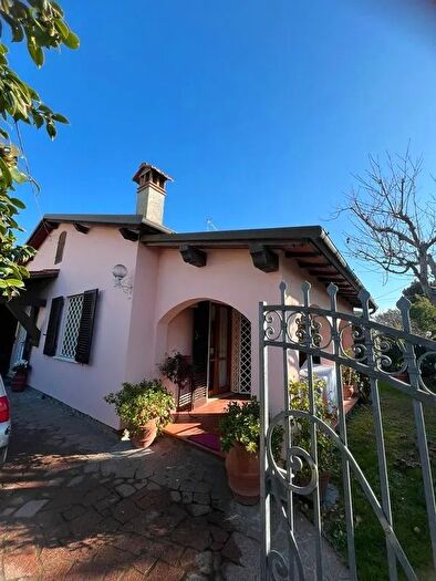 Casa trilocale in affitto in Via Ammiraglio Morin a, Forte Dei Marmi