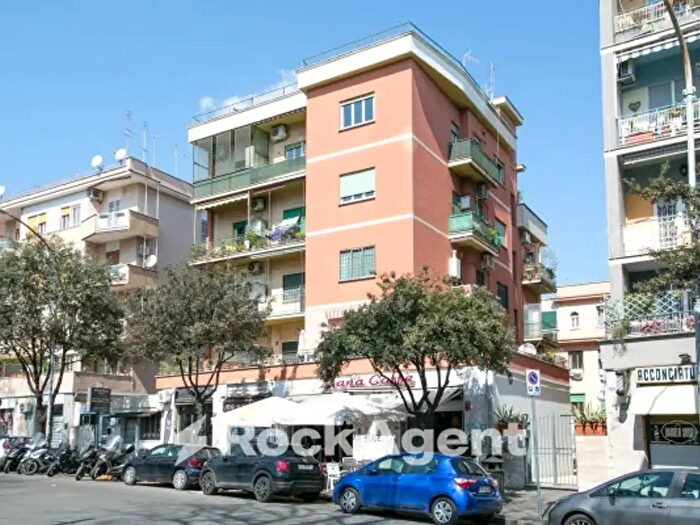 Appartamento trilocale in vendita in Circonvallazione Gianicolense, Roma