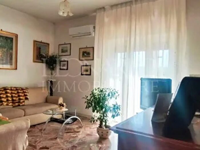 Appartamento con 5 locali in vendita in Via Gabriele Jannelli, Napoli