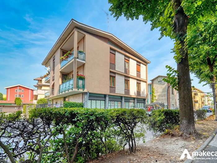 Appartamento quadrilocale in vendita in Via Cesare Battisti, Melegnano