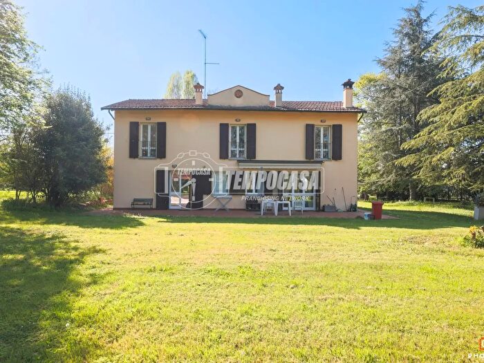 Casa con 5 locali in vendita in Via Pradalbino, Valsamoggia