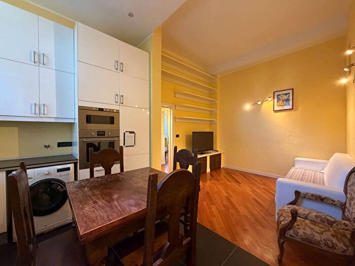 Appartamento trilocale in affitto in Via dei Colli, Colli San Mamolo, Bologna