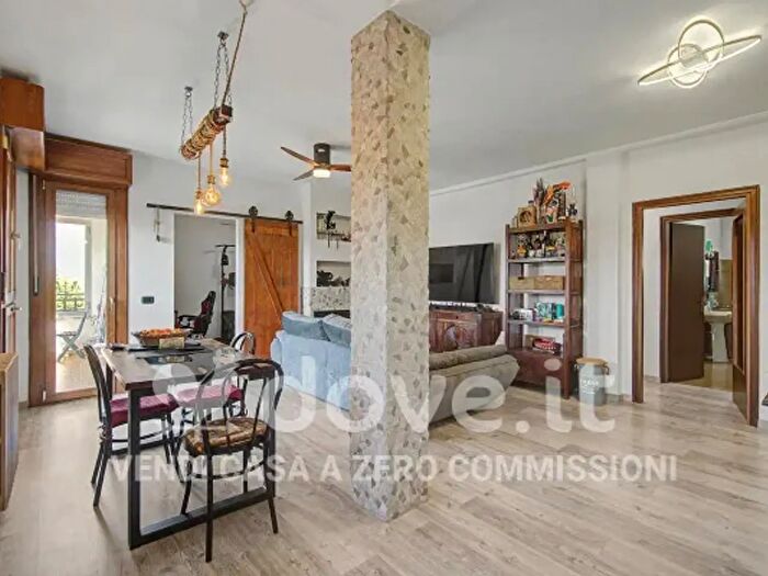 Appartamento con 5 locali in vendita in Via Francesco De Sanctis, Ferrara