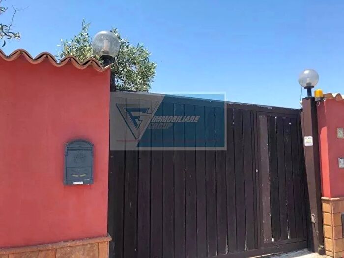 Casa con 6 locali in vendita in Melilli