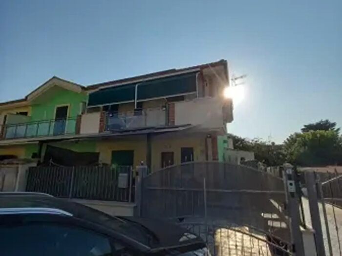 Casa trilocale in affitto in Viale Adriatico, Anzio