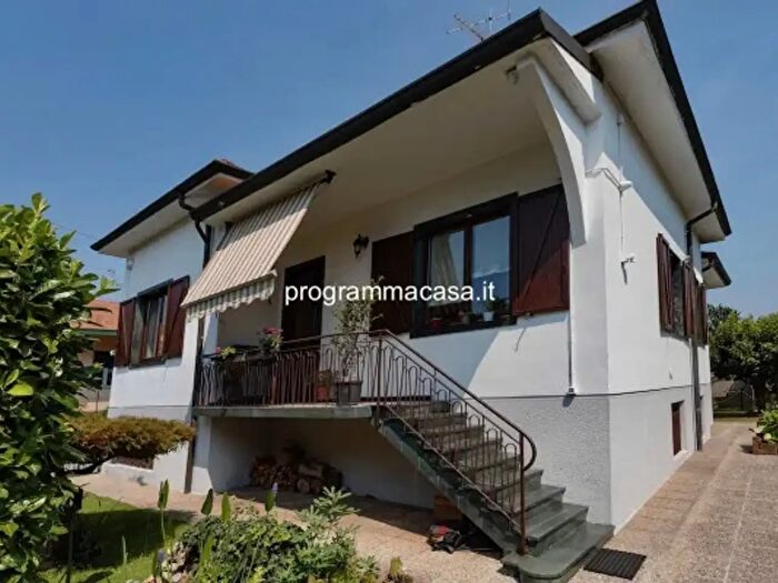 Casa con 5 locali in vendita in Cernusco Sul Naviglio