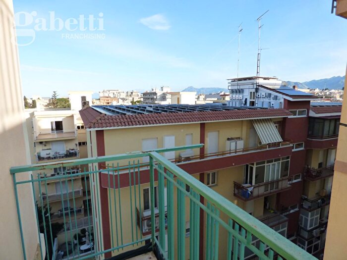 Appartamento con 5 locali in vendita in Via Rosolino Pilo, Bagheria