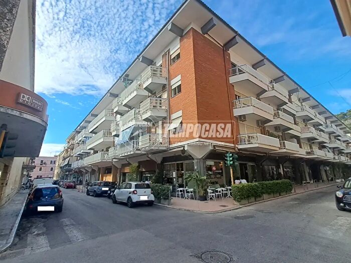 Appartamento trilocale in vendita in Via Traiano, Terracina