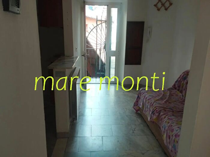 Appartamento quadrilocale in vendita in Via Repusseno, Savona
