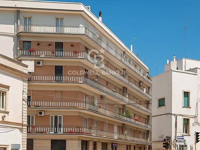 Appartamento con 5 locali in vendita in Via Cisternino, Locorotondo