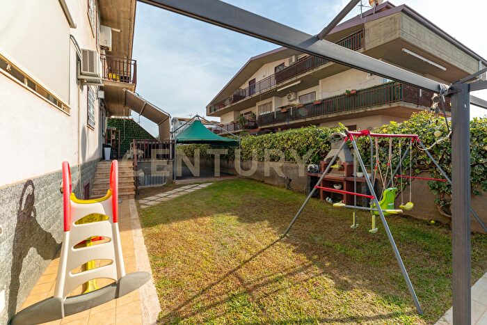 Casa quadrilocale in vendita in Via a di Sangiuliano, SantAgata Li Battiati