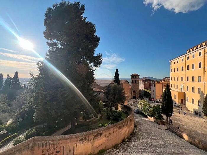 Appartamento quadrilocale in vendita in Vicolo Campitelli, Tivoli