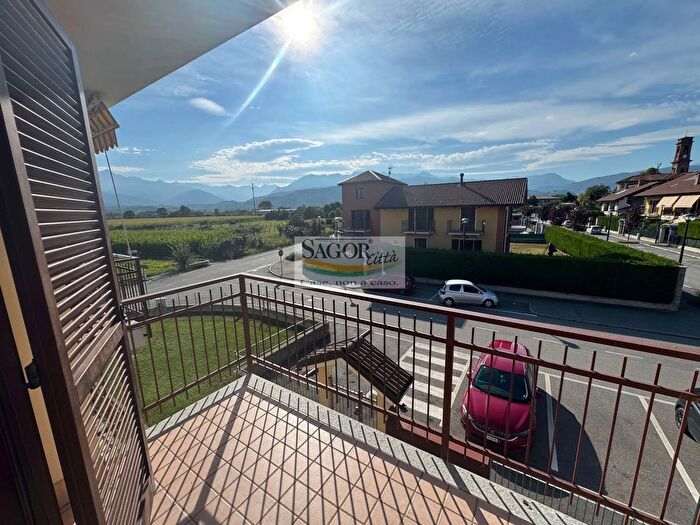 Appartamento con 5 locali in vendita in Via Ronchi, Osasco