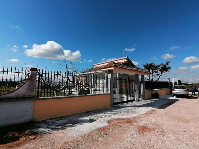 Casa con 6 locali in vendita in Via Vincenzo Gioberti, Foggia