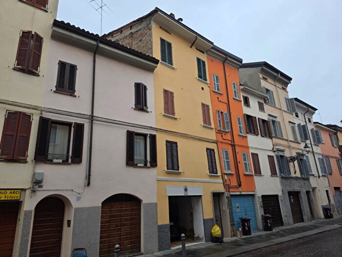 Appartamento monolocale in affitto in Borgo Pier Antonio Bernabei, Parco Ducale Oltretorrente, Parma