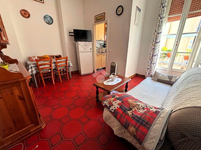 Appartamento trilocale in vendita in Via Verona, Mantova